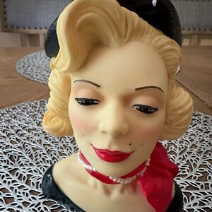 Cameo Girl Head-vase Clarissa Beatnik Beauty